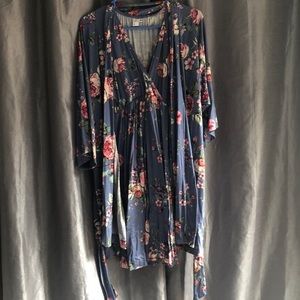 Maternity night gown and robe set